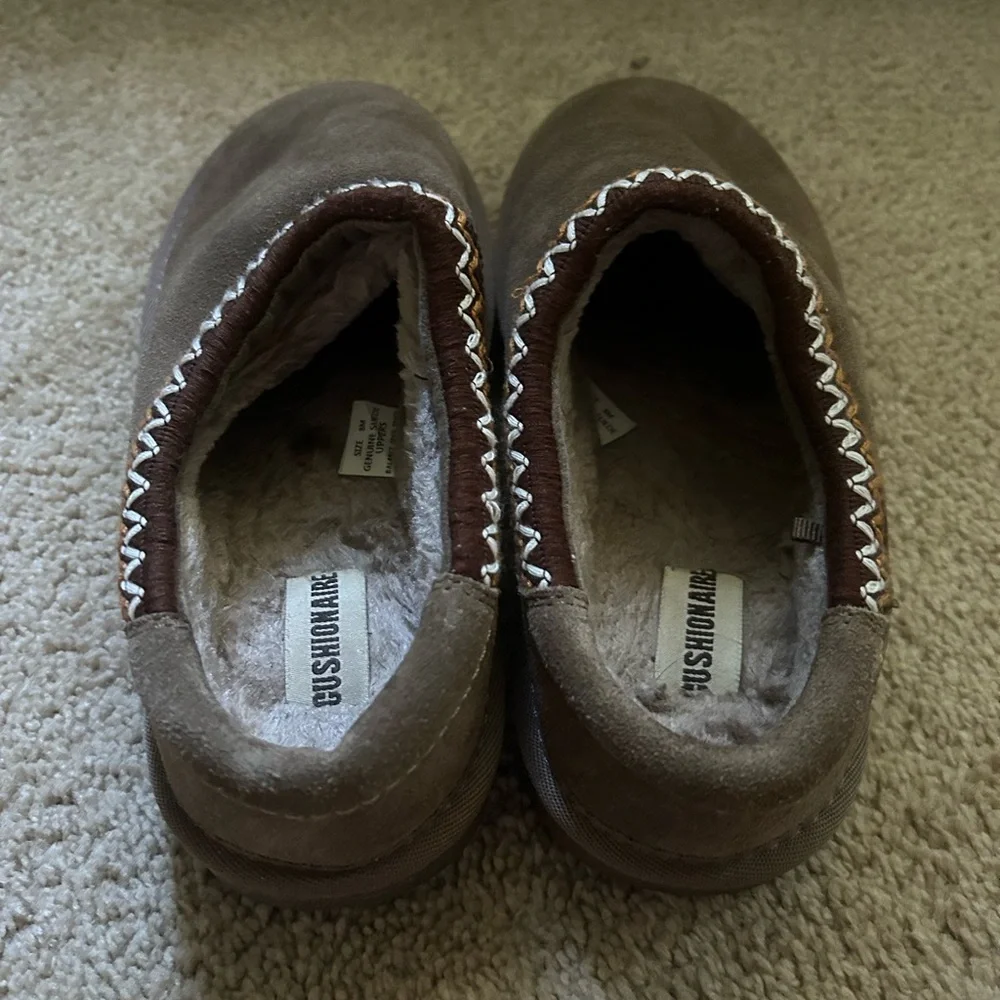 Cushionaire Women's Brown Slip-On Shoes - Picture 4 of 4